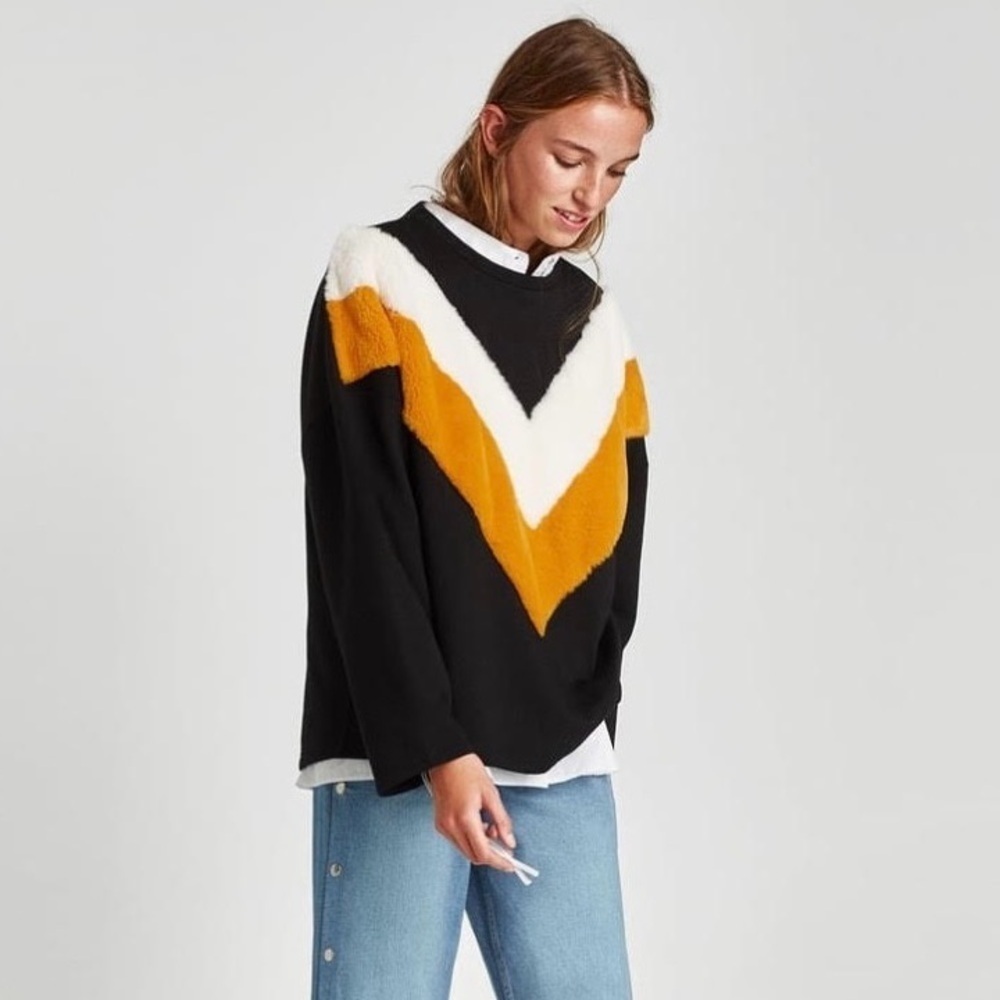 Zara Trafaluc Black Chevron Faux Fur Fuzzy Sweatshirt Size S